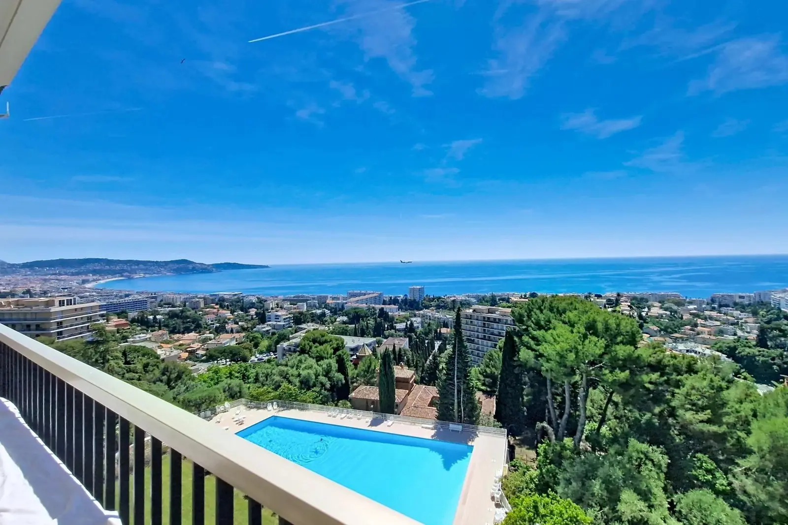 Fabron — 98 m² avec vue mer panoramique, deux terrasses, piscine