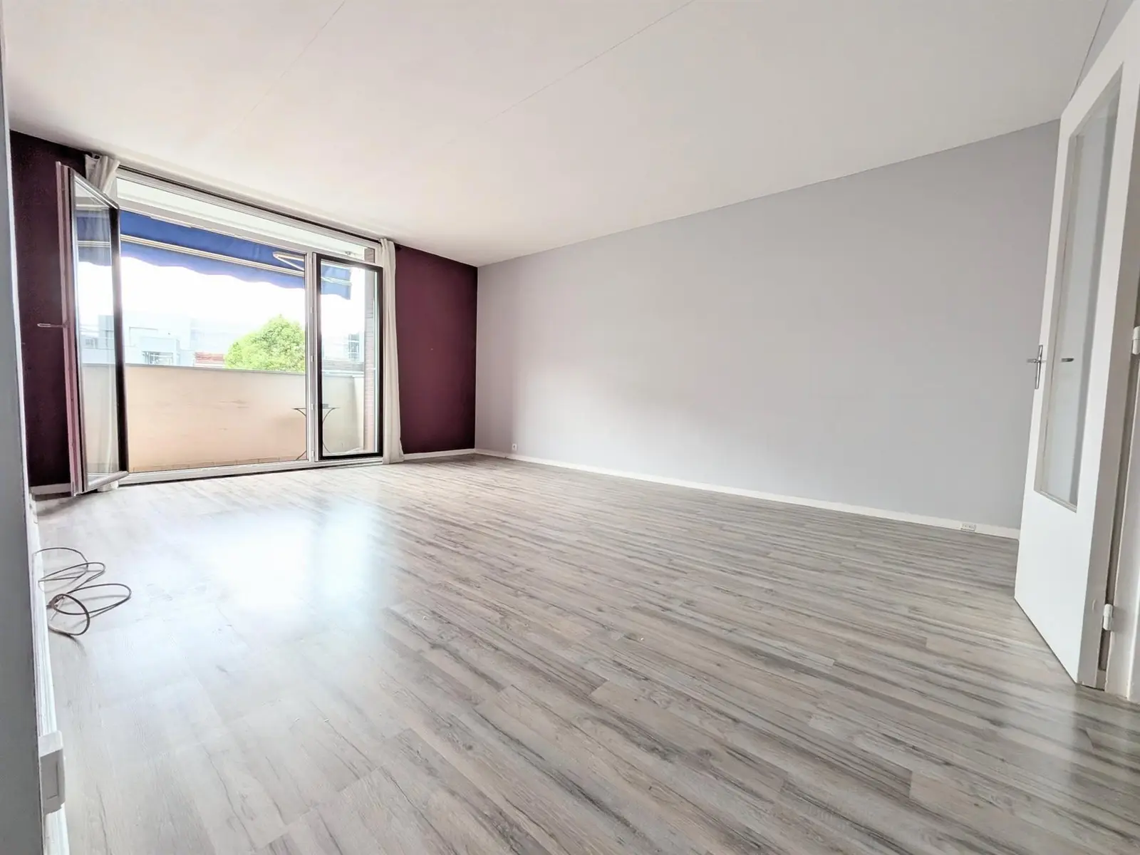 2 pièces avec balcon proche Glacière
