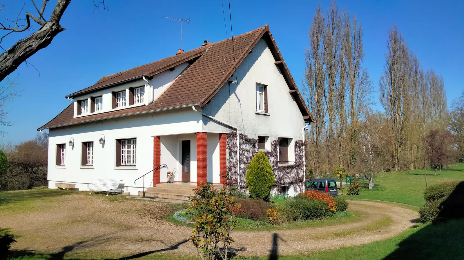 House — 7 ch. — Dompierre-sur-Besbre