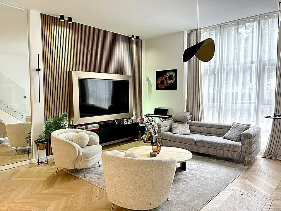 House — 2 ch. — Courbevoie
