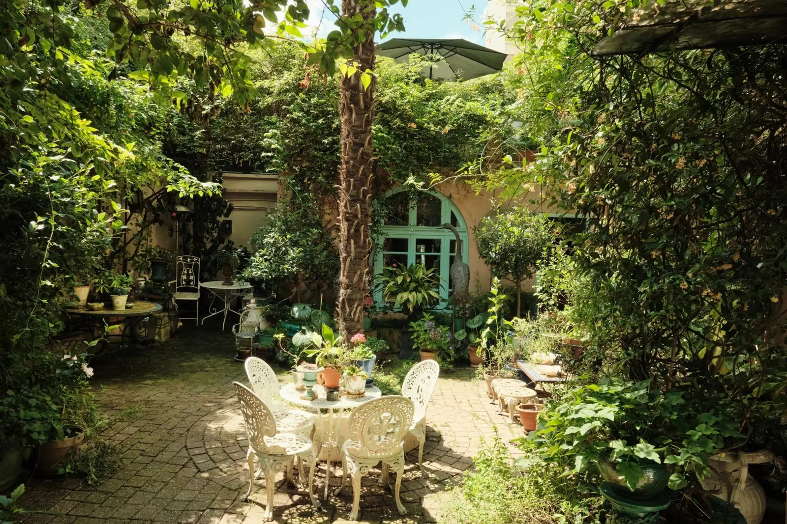 La campagne à Paris : une maison dans un écrin de verdure